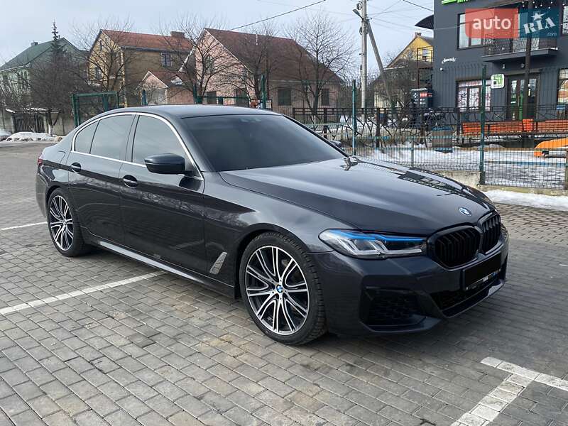 Седан BMW 5 Series 2017 в Ровно