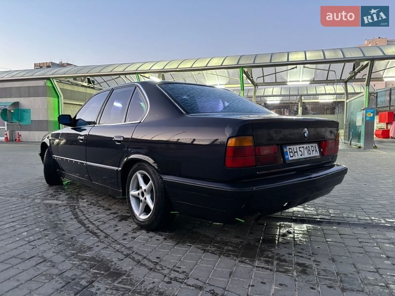 Седан BMW 5 Series 1988 в Одессе
