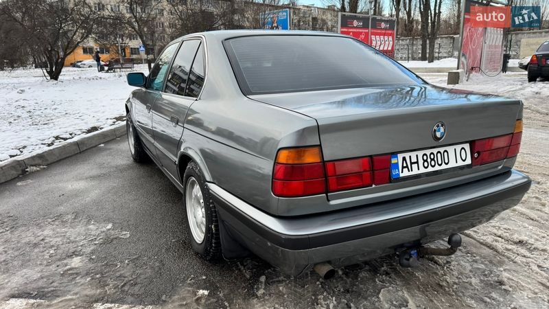 Седан BMW 5 Series 1991 в Киеве