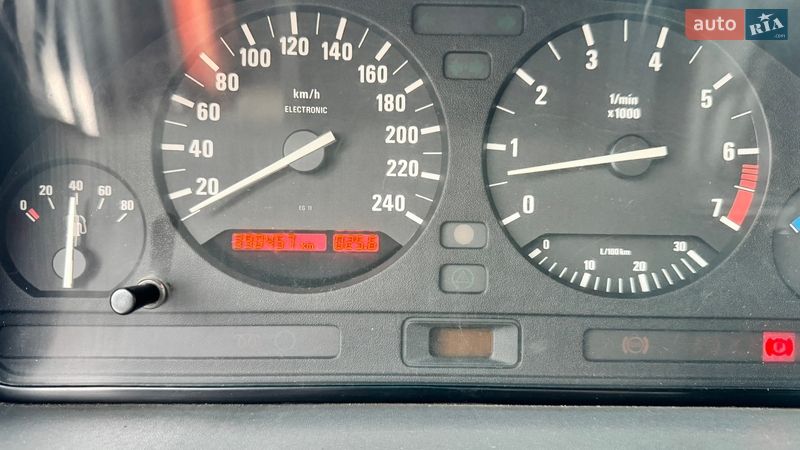 Седан BMW 5 Series 1991 в Киеве