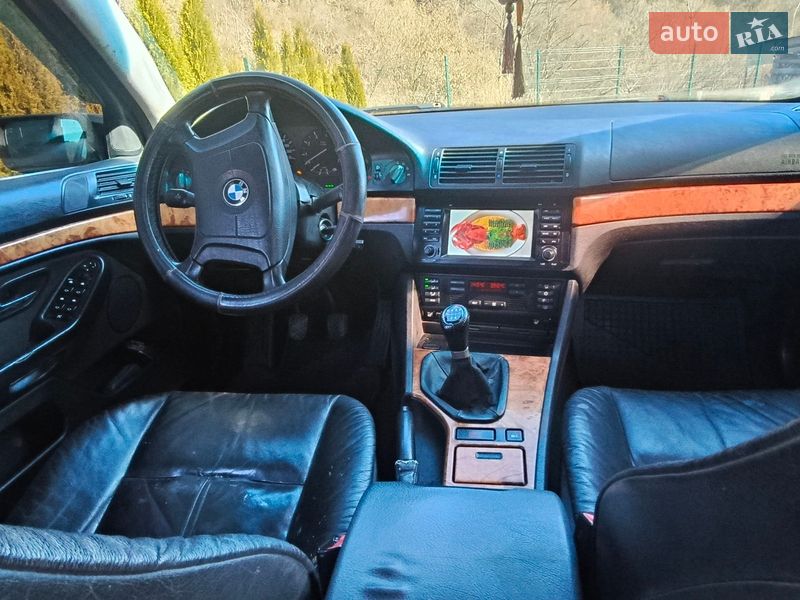Седан BMW 5 Series 1998 в Воловце