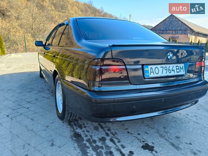 Седан BMW 5 Series 1998 в Воловце