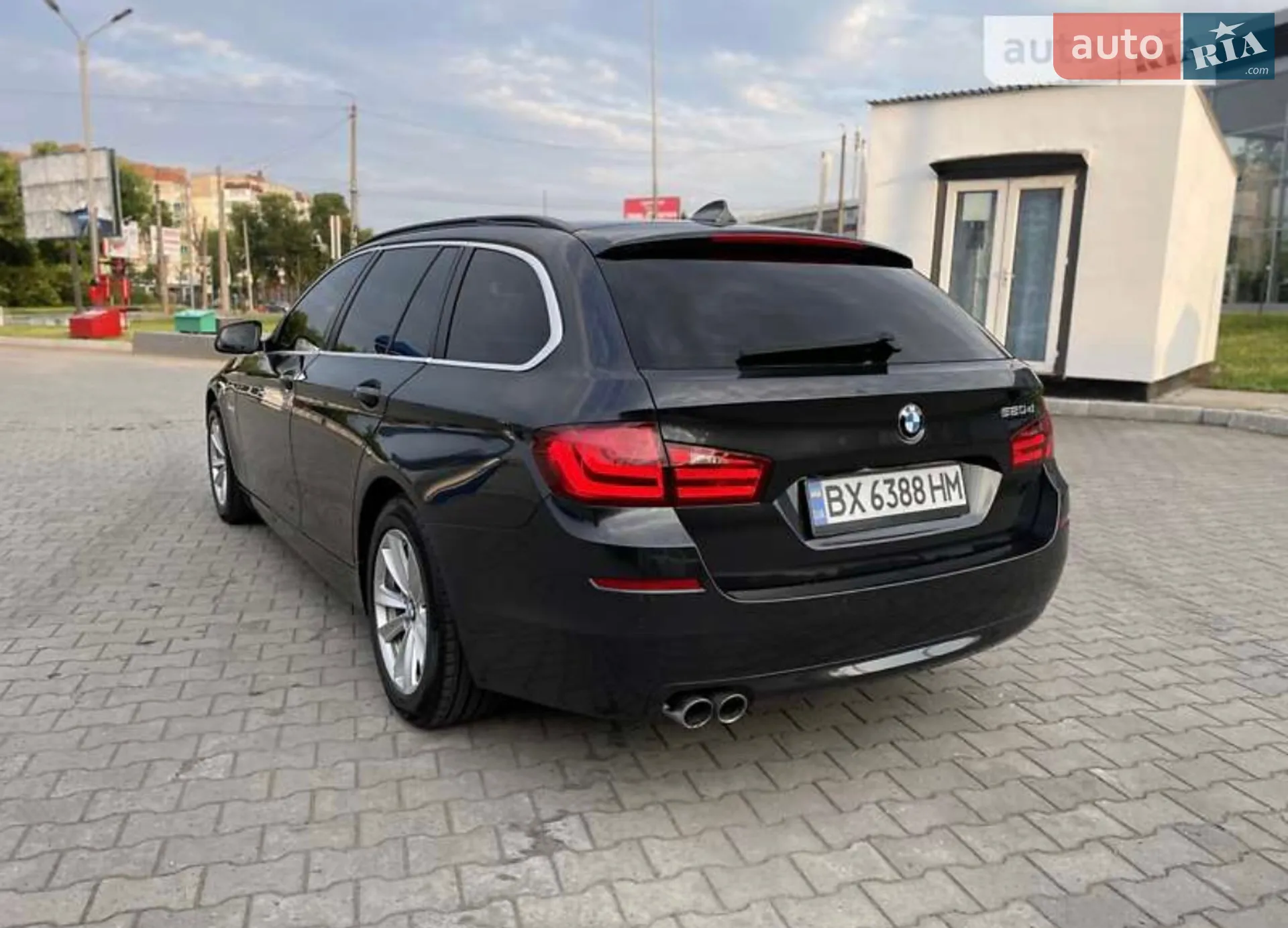 2010 BMW 5er - мініатюра 2