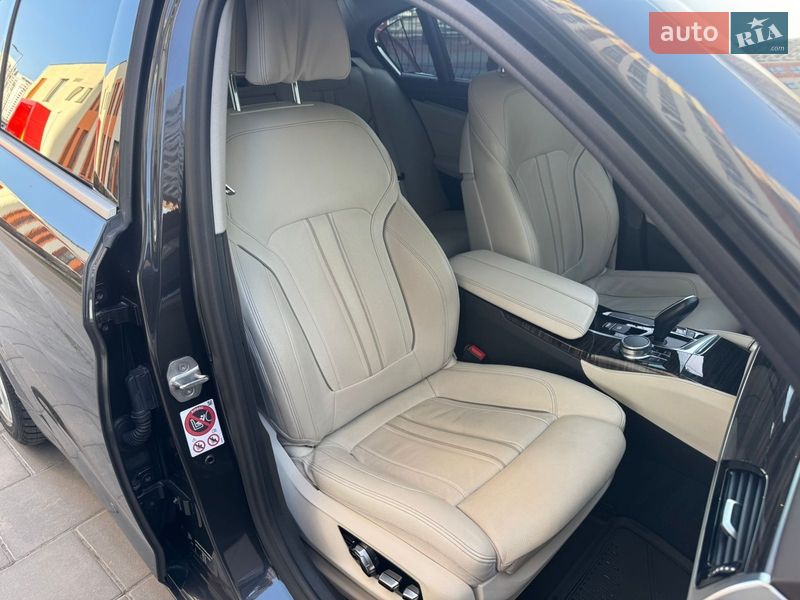 Седан BMW 5 Series 2016 в Киеве