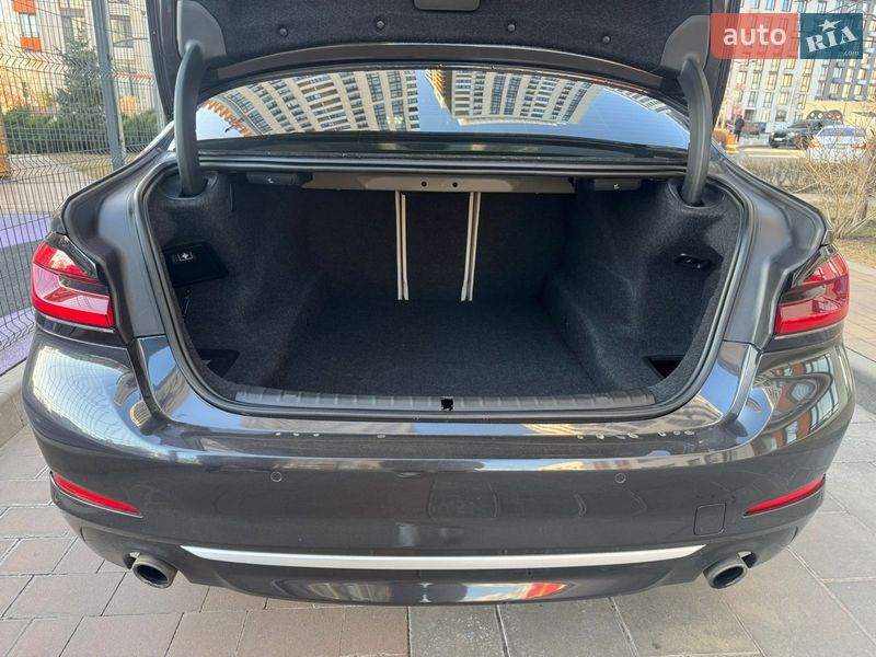 Седан BMW 5 Series 2016 в Киеве