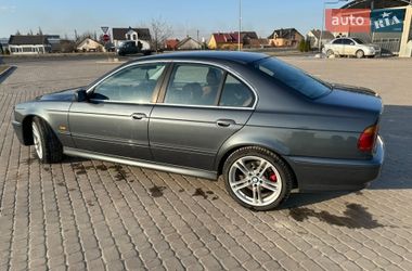 Седан BMW 5 Series 2000 в Городку