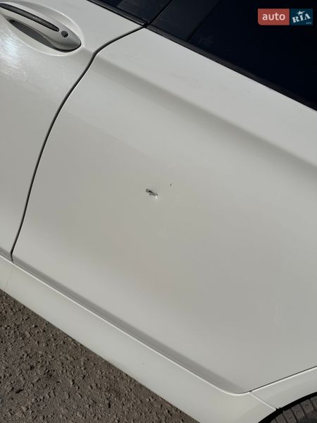 Седан BMW 5 Series 2011 в Звягеле