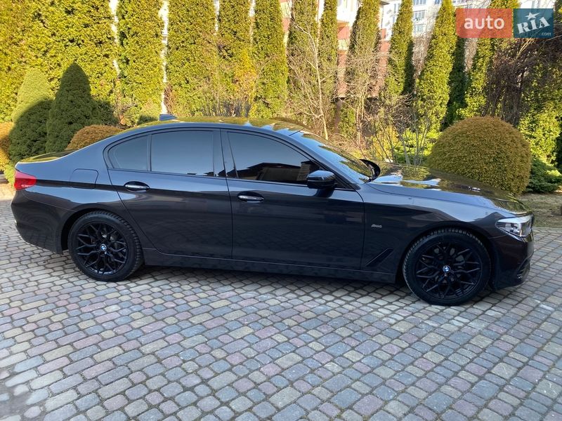 Седан BMW 5 Series 2017 в Львові