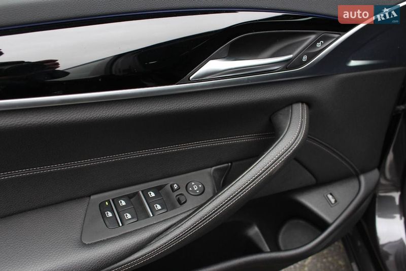 Седан BMW 5 Series 2017 в Львові