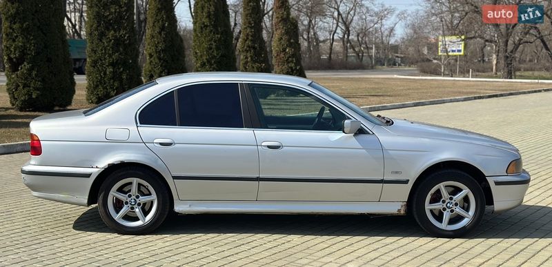 Седан BMW 5 Series 2000 в Одессе