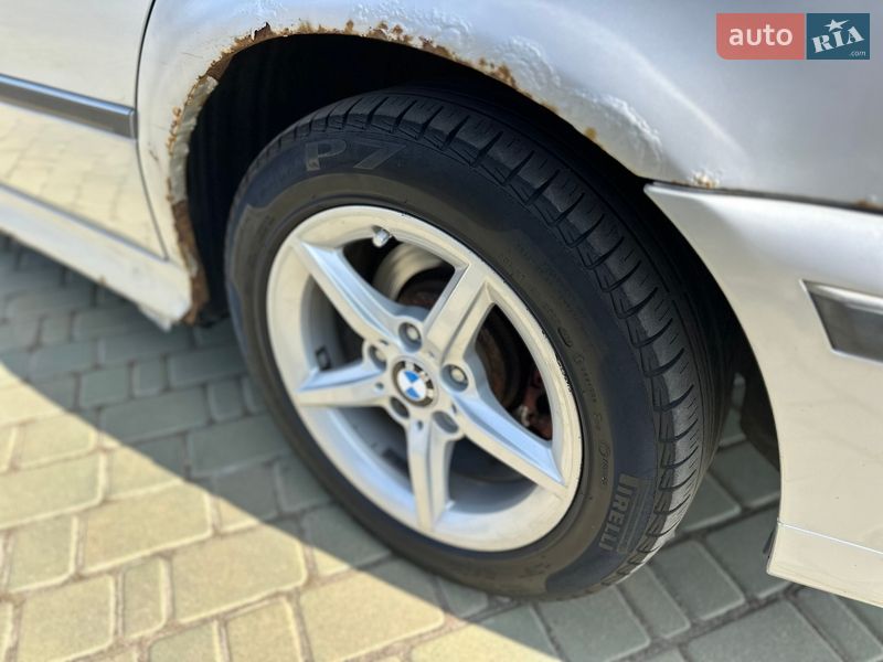 Седан BMW 5 Series 2000 в Одессе