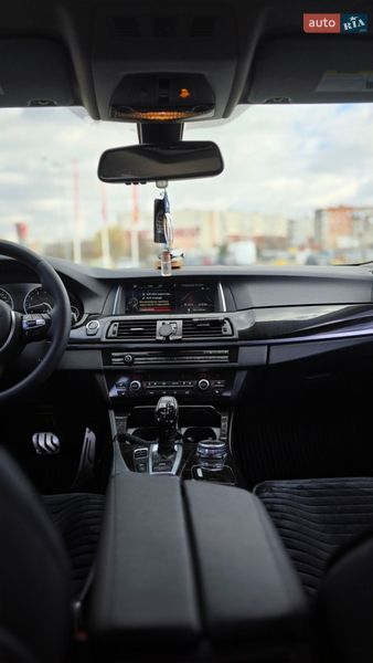 Седан BMW 5 Series 2015 в Чернівцях