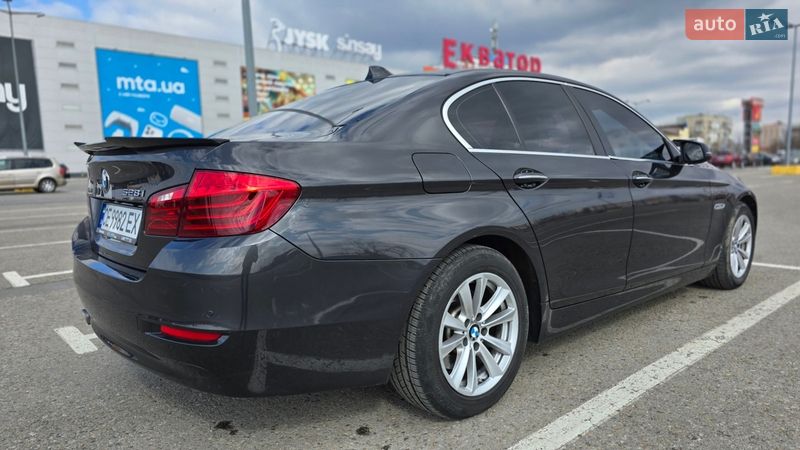 Седан BMW 5 Series 2015 в Чернівцях