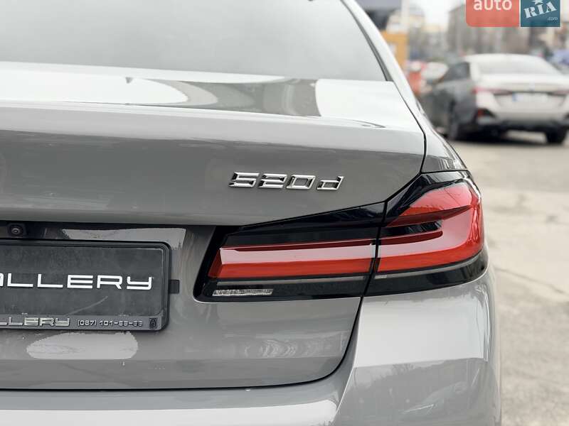 Седан BMW 5 Series 2022 в Киеве