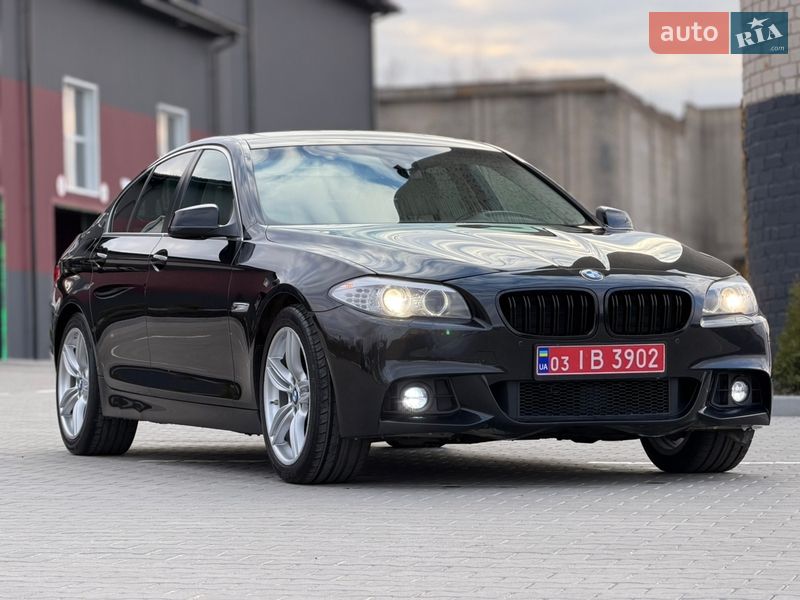 Седан BMW 5 Series 2012 в Дубні