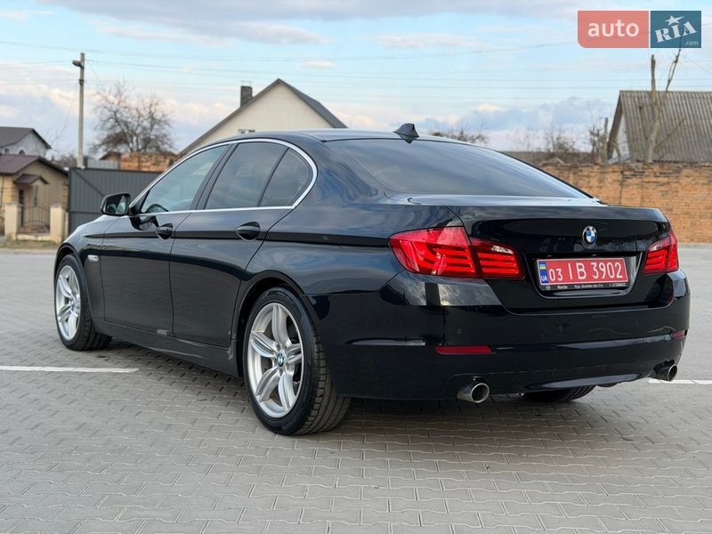 Седан BMW 5 Series 2012 в Дубні