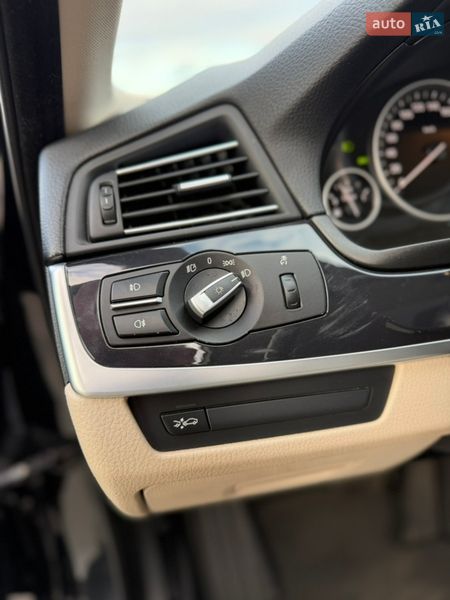 Седан BMW 5 Series 2012 в Дубні