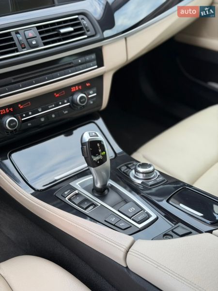 Седан BMW 5 Series 2012 в Дубні