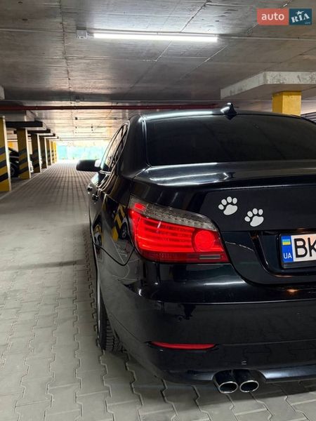 Седан BMW 5 Series 2008 в Вараше