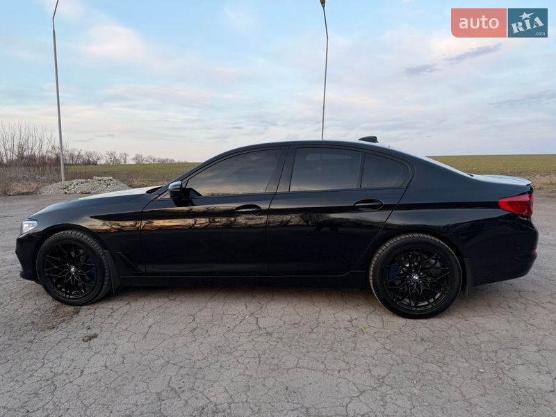 Седан BMW 5 Series 2017 в Чемеровцах