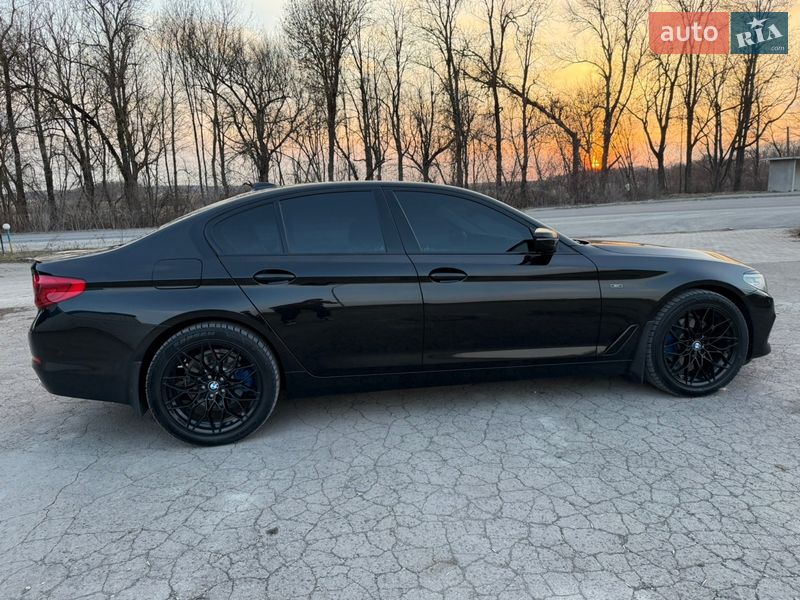 Седан BMW 5 Series 2017 в Чемеровцах