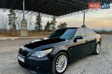 Седан BMW 5 Series 2004 в Самборе