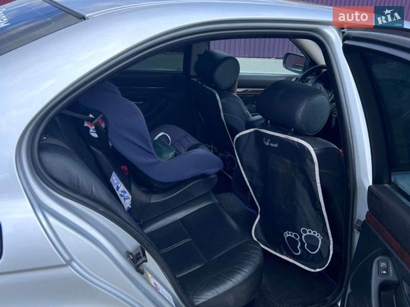 Седан BMW 5 Series 2003 в Авангарде