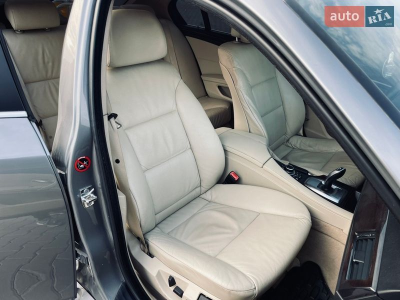 Седан BMW 5 Series 2009 в Кореці