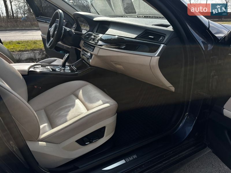 Седан BMW 5 Series 2011 в Остроге