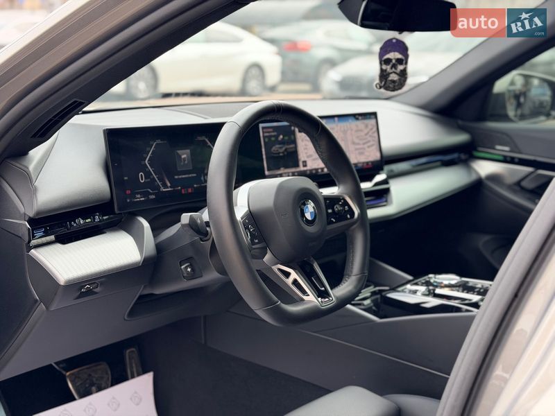 Седан BMW 5 Series 2023 в Киеве