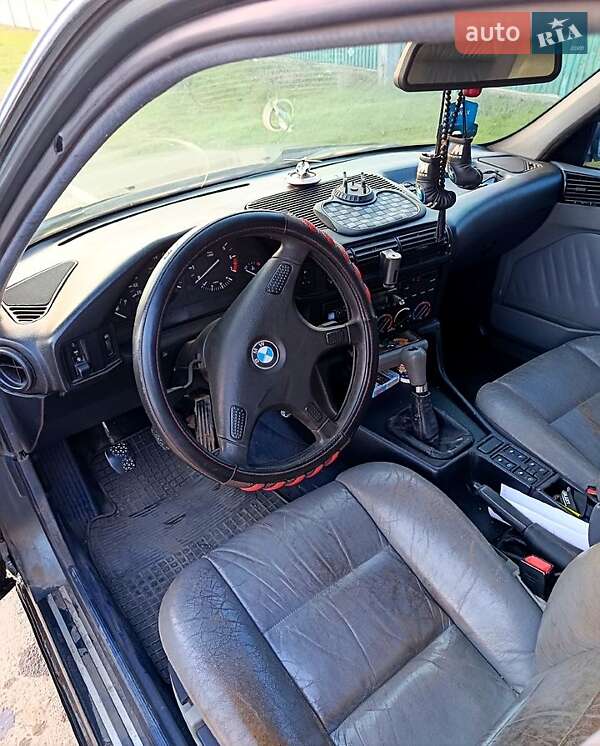 Седан BMW 5 Series 1990 в Очакове