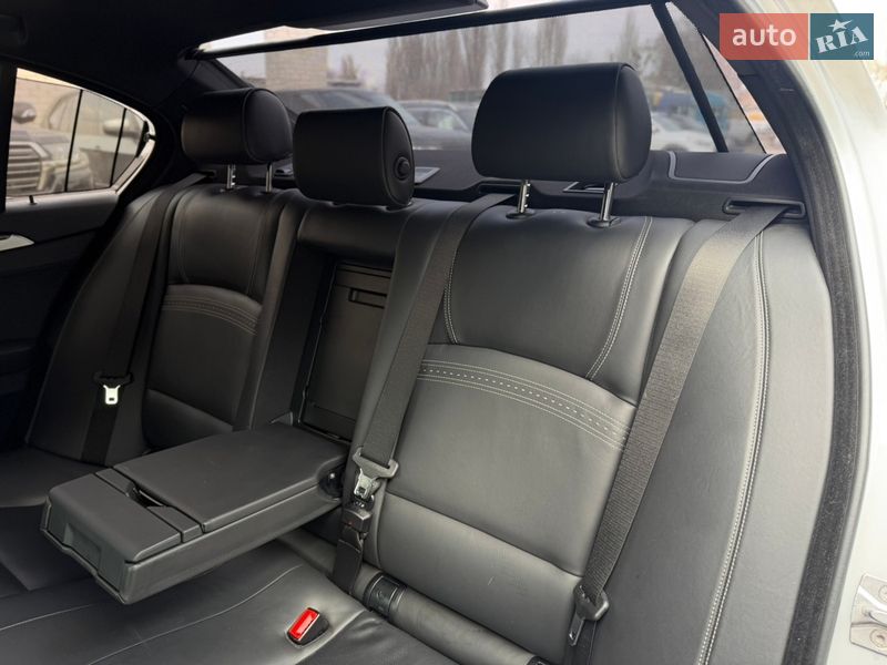 Седан BMW 5 Series 2015 в Житомире