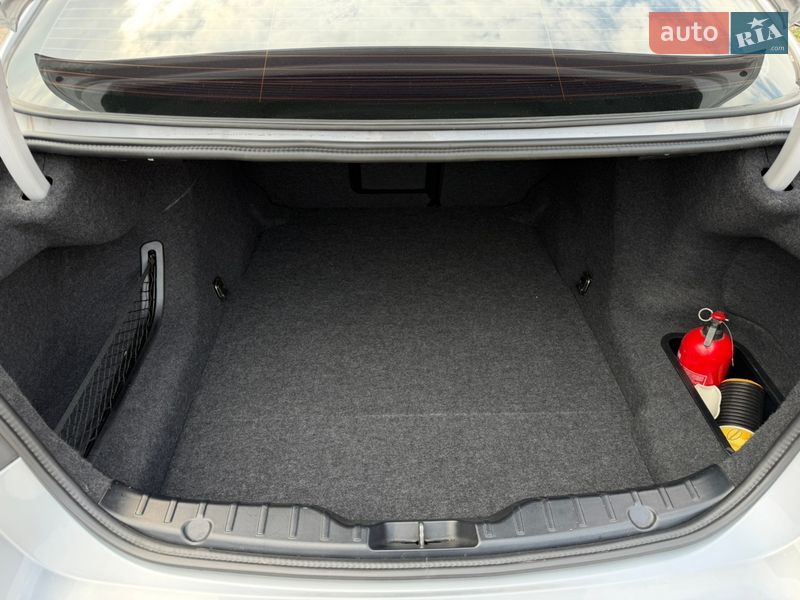 Седан BMW 5 Series 2015 в Житомире