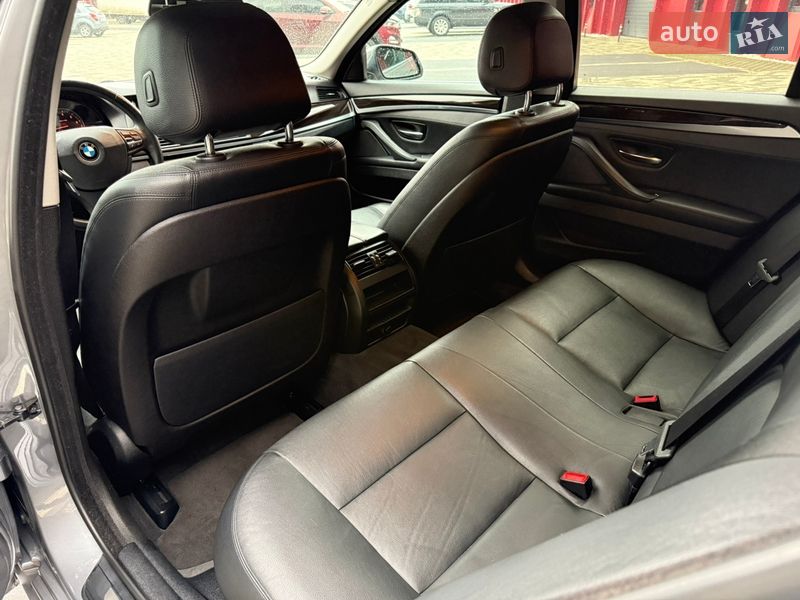 Седан BMW 5 Series 2013 в Львові