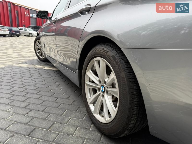 Седан BMW 5 Series 2013 в Львові
