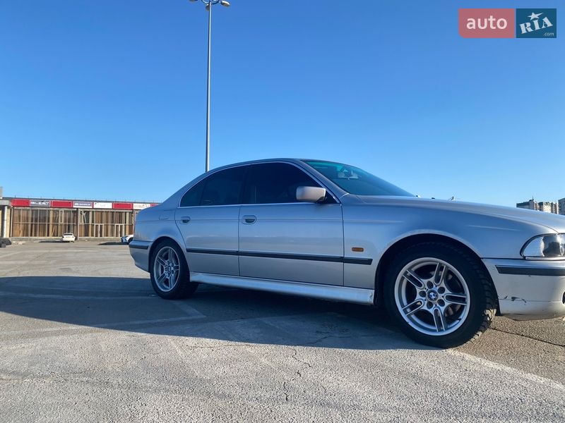Седан BMW 5 Series 1999 в Харькове