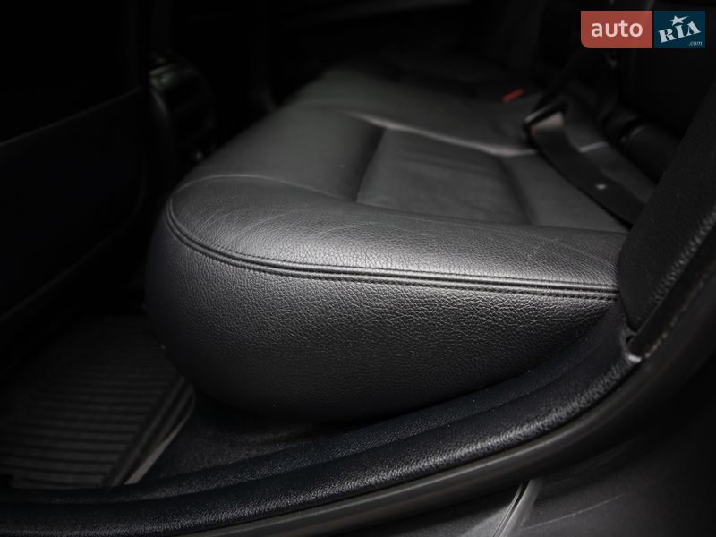 Седан BMW 5 Series 2013 в Самборі