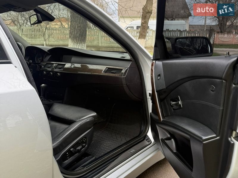 Седан BMW 5 Series 2004 в Чернівцях