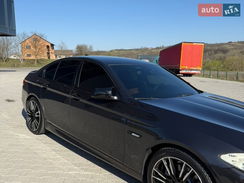 Седан BMW 5 Series 2012 в Чернівцях