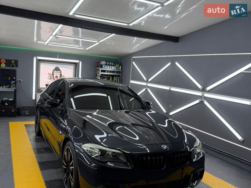 Седан BMW 5 Series 2012 в Чернівцях