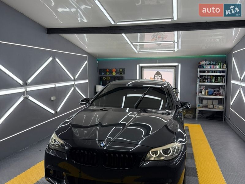 Седан BMW 5 Series 2012 в Чернівцях