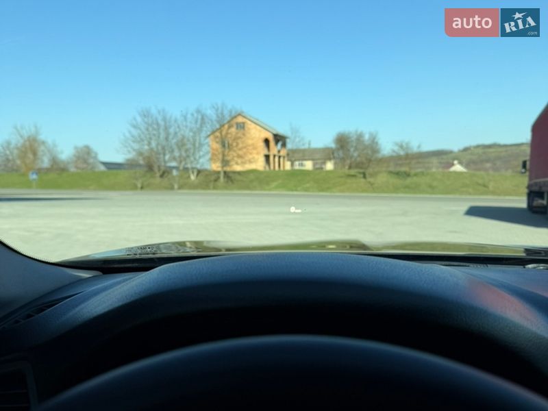 Седан BMW 5 Series 2012 в Чернівцях