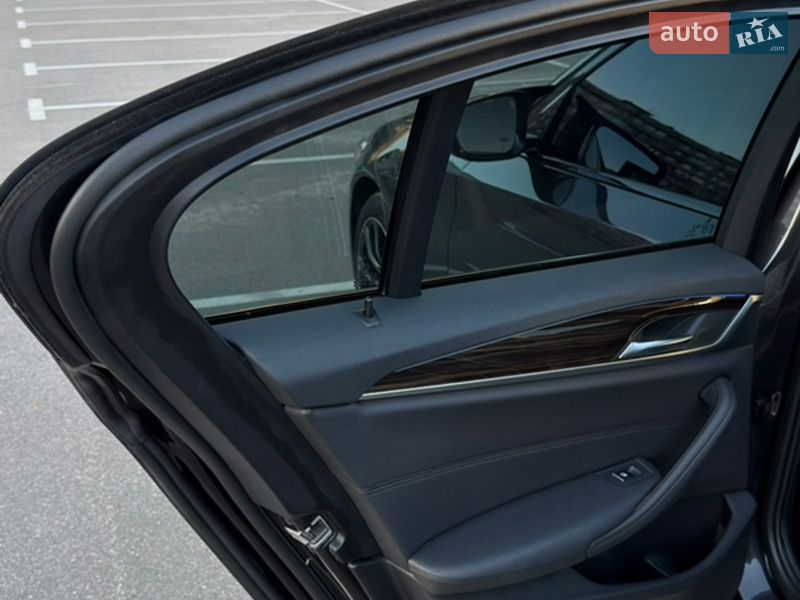 Седан BMW 5 Series 2017 в Києві