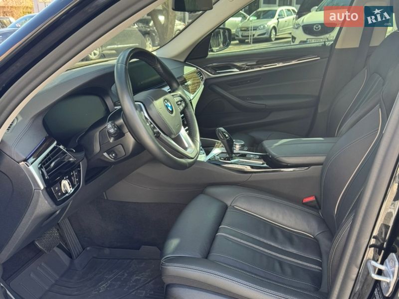 Седан BMW 5 Series 2019 в Дніпрі