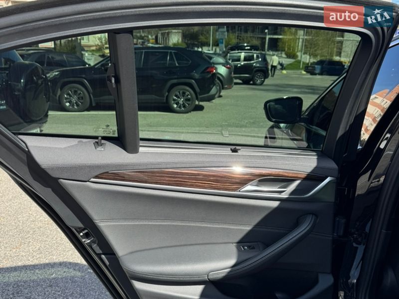 Седан BMW 5 Series 2019 в Дніпрі