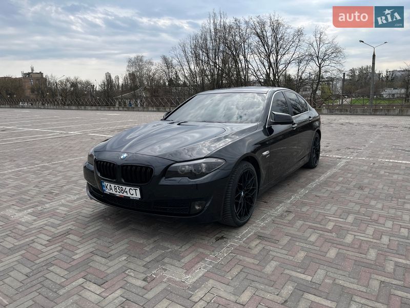Седан BMW 5 Series 2011 в Харькове