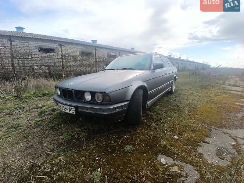 Седан BMW 5 Series 1988 в Києві