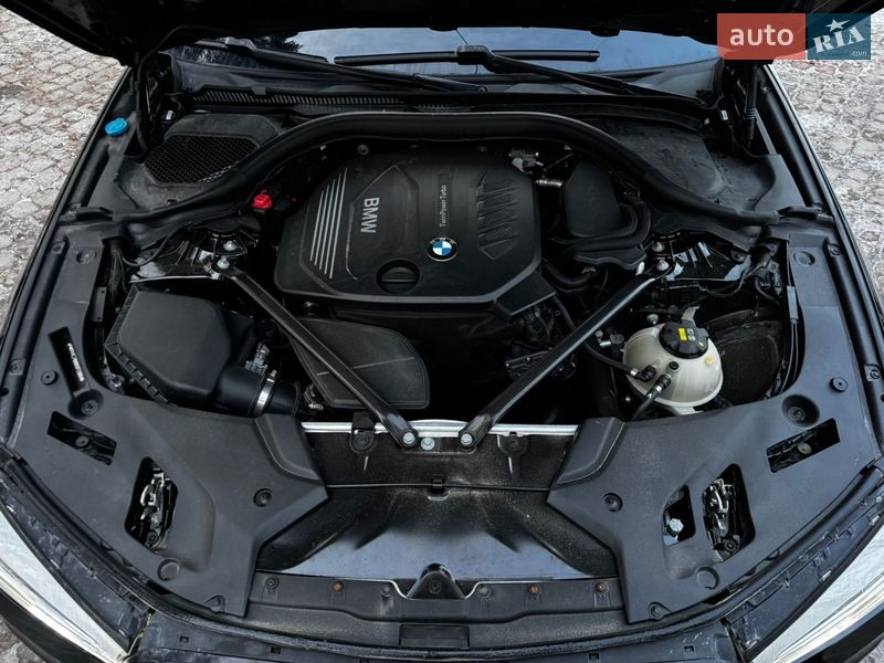 Седан BMW 5 Series 2017 в Львові