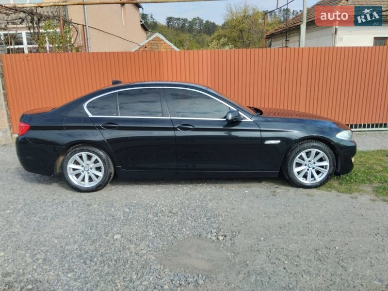 Седан BMW 5 Series 2012 в Чинадиево