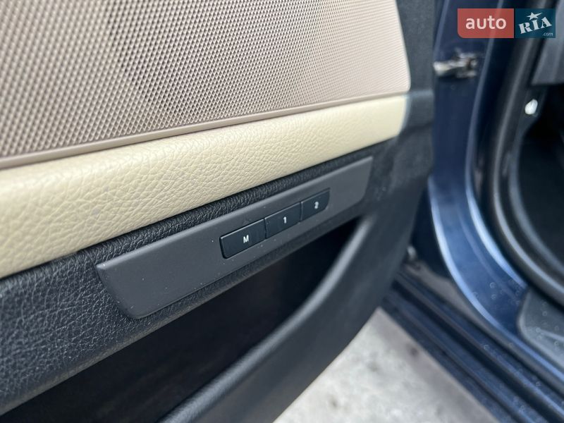 Седан BMW 5 Series 2011 в Вишневом фото 13 Седан BMW 5 Series 2011 в Вишневом